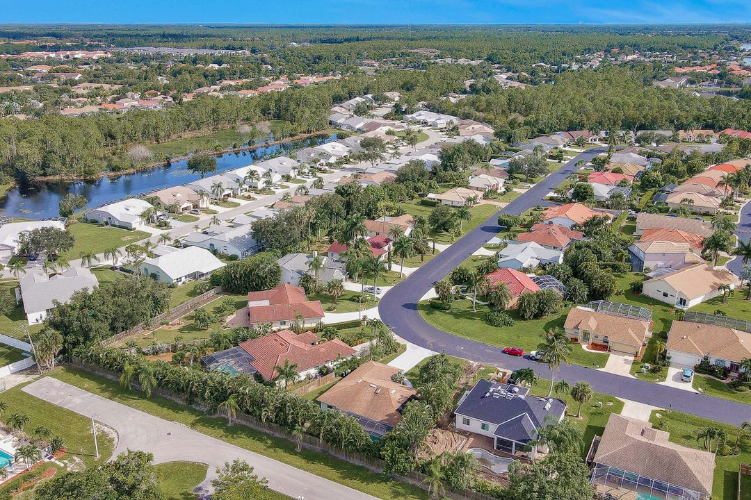 1010 Moon Lake Dr, Naples, FL 34104