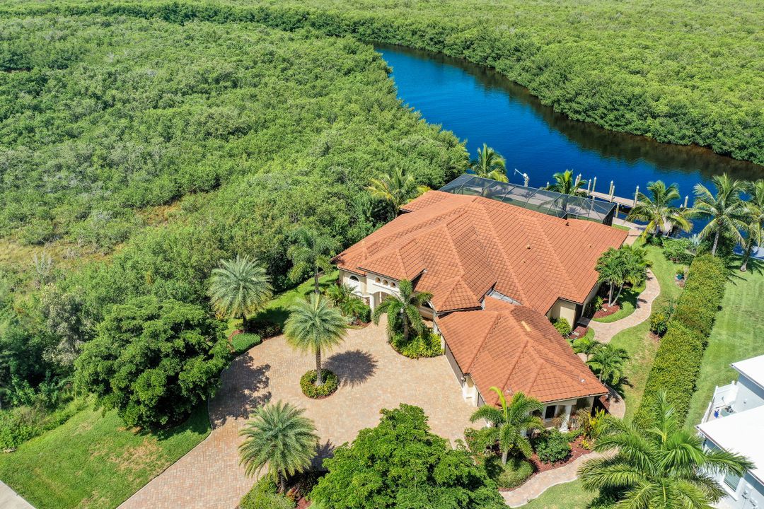 3920 Surfside Blvd, Cape Coral, FL 33914