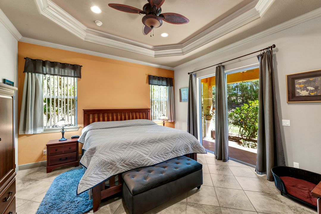 4000 Stonesthrow Ct, Naples, FL 34109