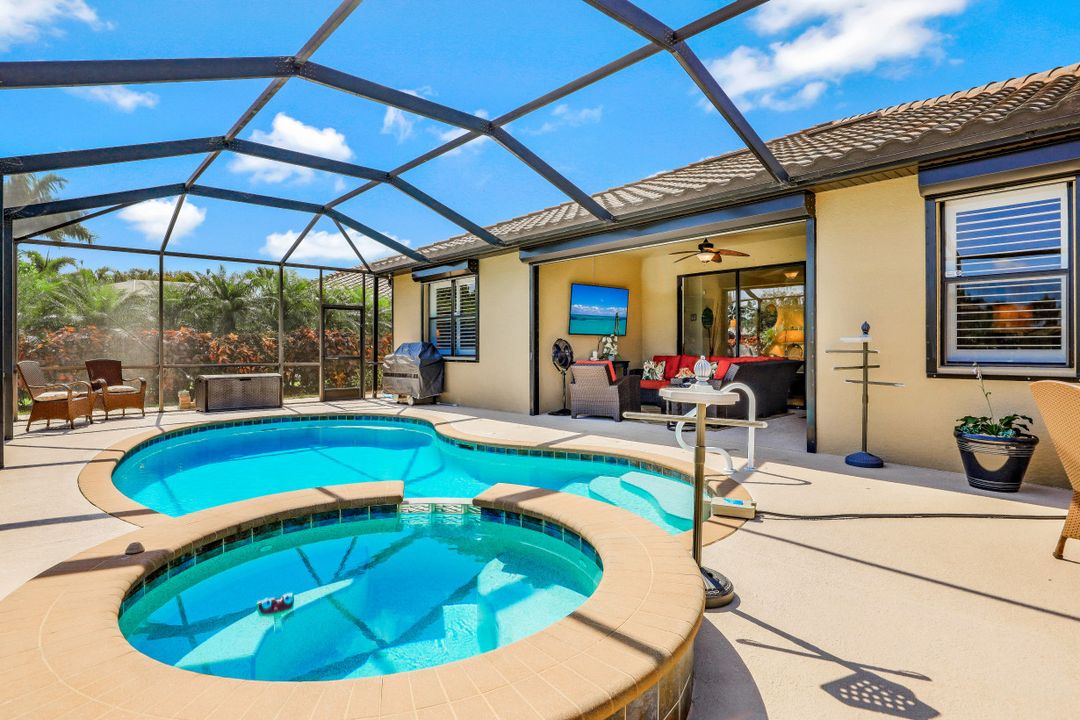 3830 Treasure Cove Cir, Naples, FL 34114