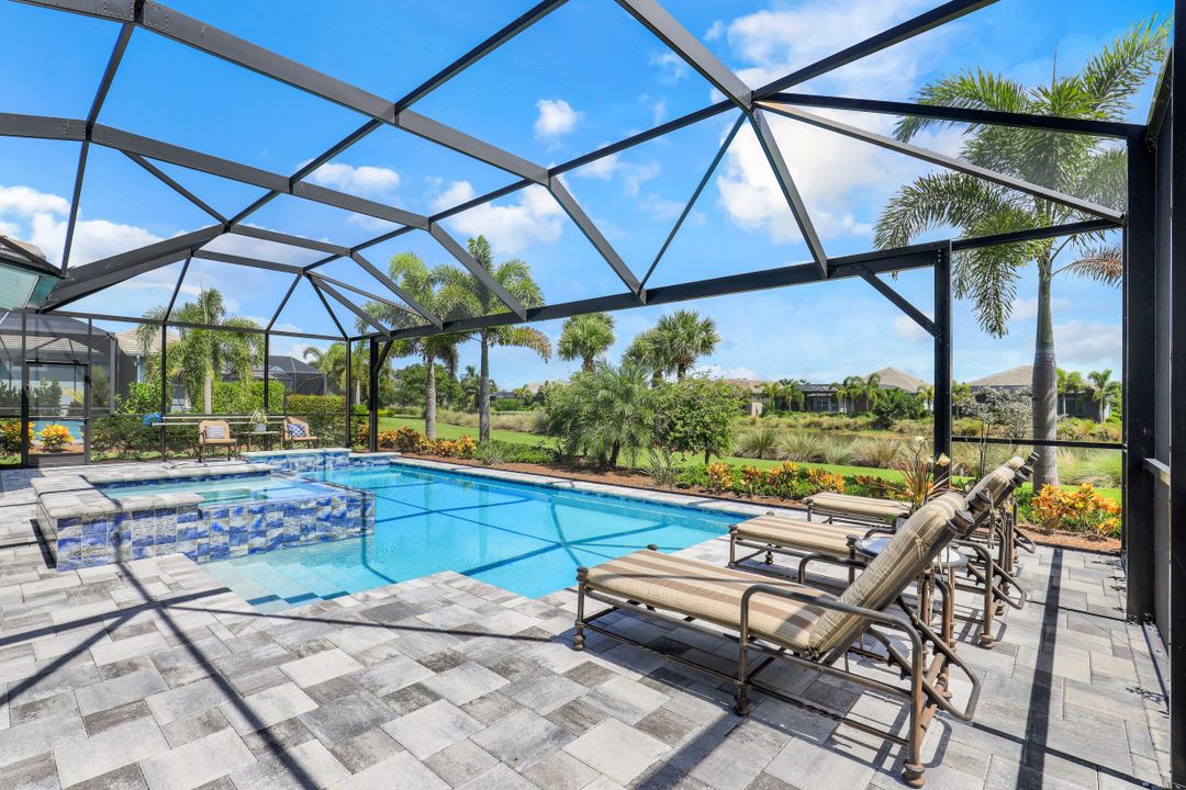5771 Clarendon Dr, Naples, FL 34113