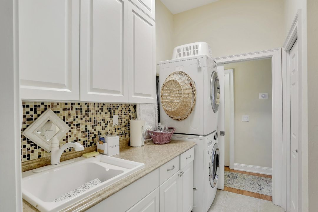 2718 NW 42nd Pl, Cape Coral, FL 33993