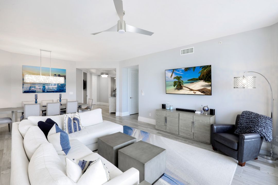 400 Flagship Dr #802, Naples, FL 34108