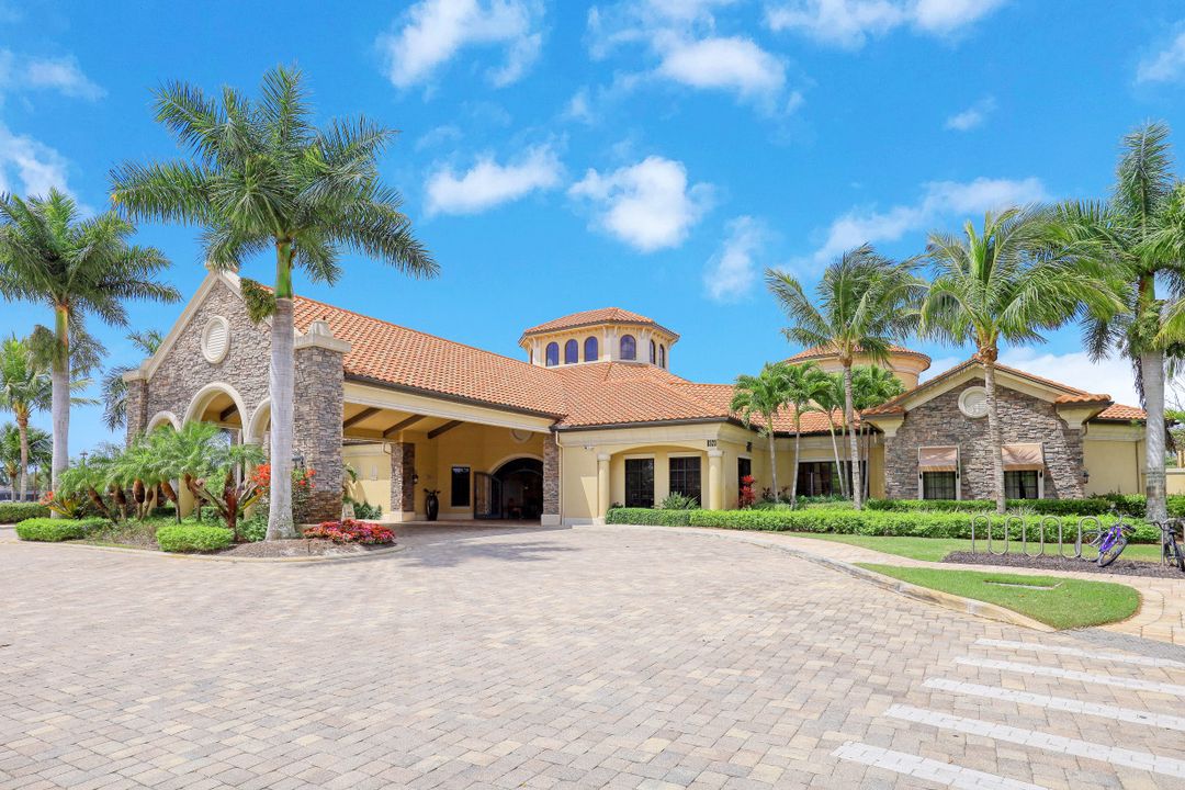 9533 Avellino Wy #2916, Naples, FL 34113