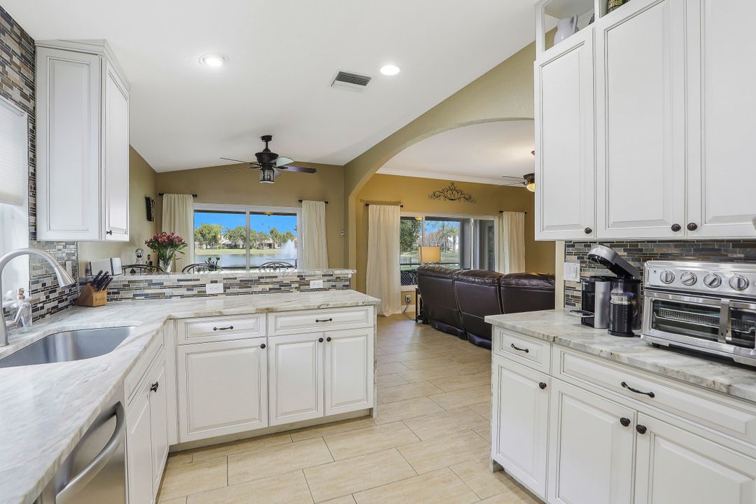 7433 Meldin Ct, Naples, FL 34104