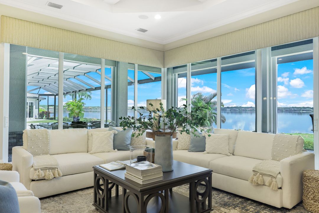 9337 Granite Ct, Naples, FL 34120