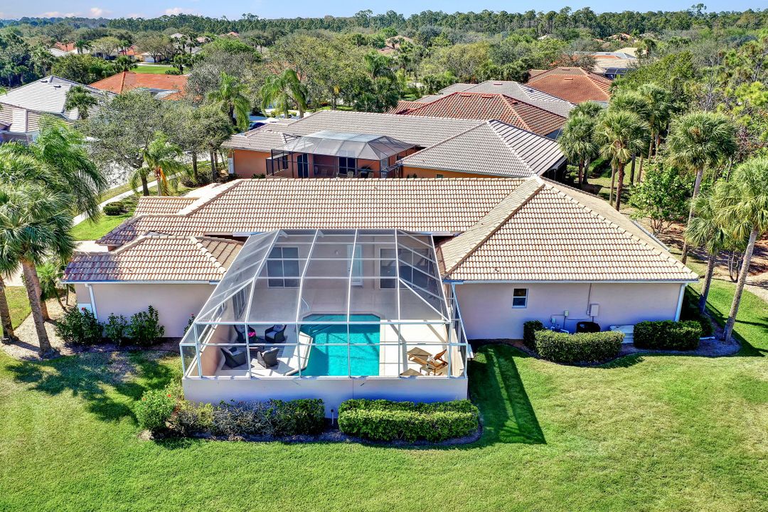 6104 Highwood Park Ln, Naples, FL 34110