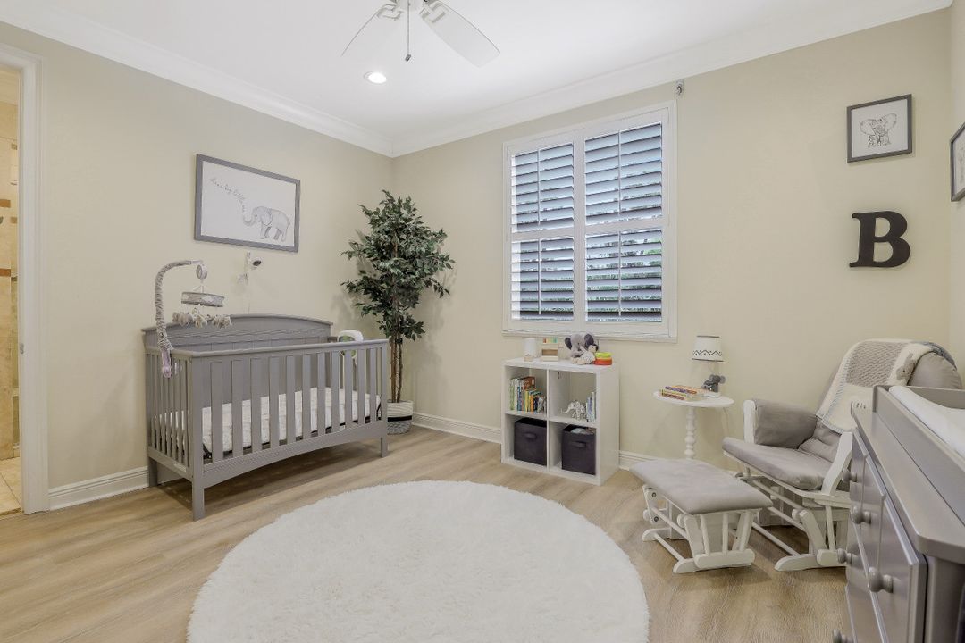 5645 Spanish Oaks Ln, Naples, FL 34119