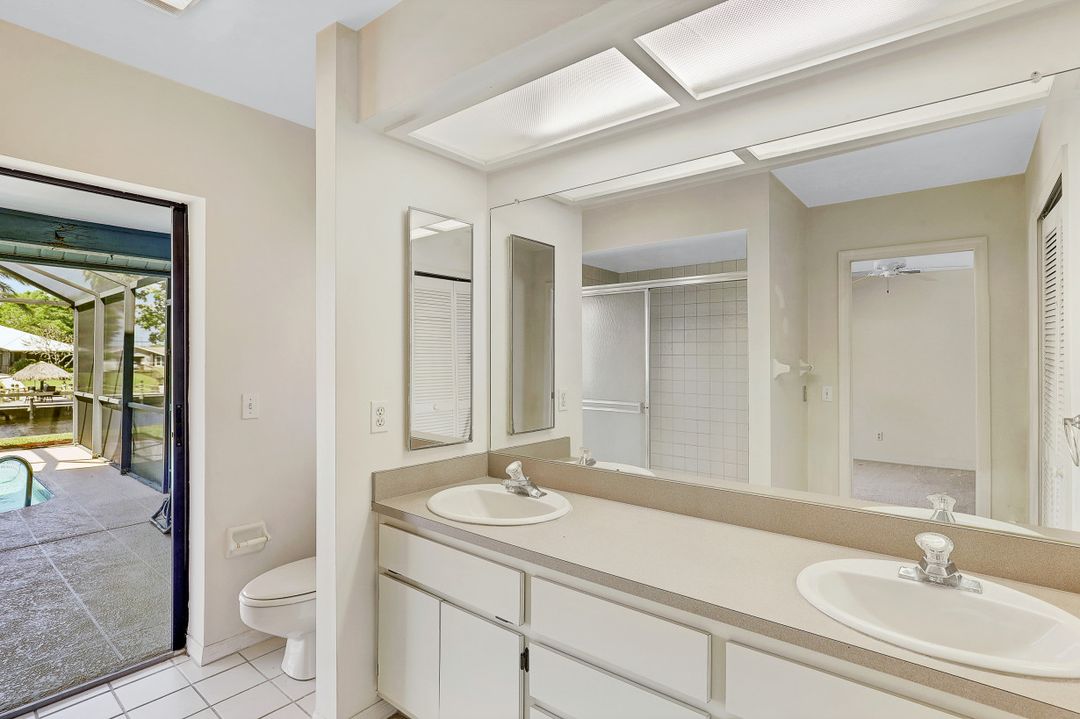 1121 SE 21st St, Cape Coral, FL 33990