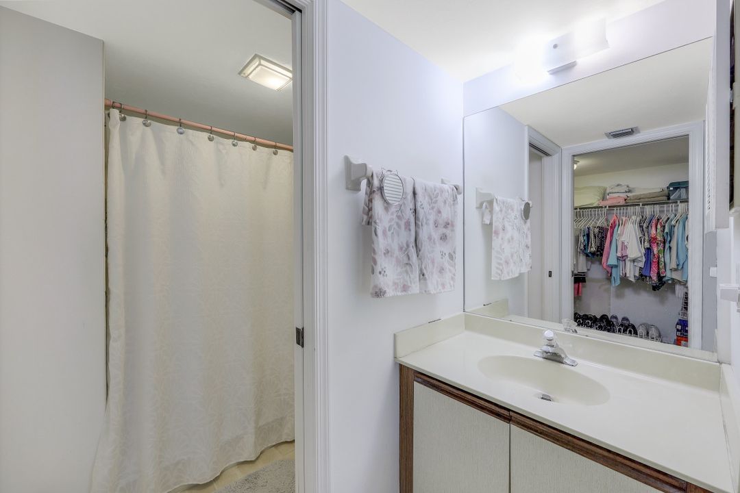 1208 Commonwealth Cir #J-202, Naples, FL 34116