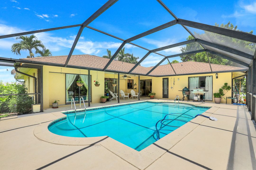 2326 Kings Lake Blvd, Naples, FL 34112