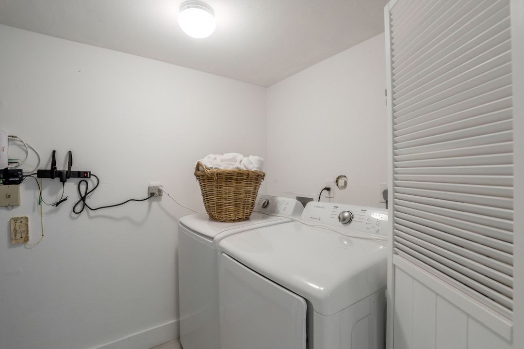 5716 Deauville Cir, Naples, FL 34112