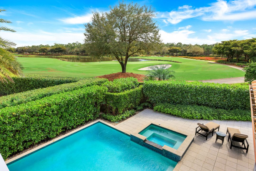 16904 Fairgrove Way, Naples, FL 34110