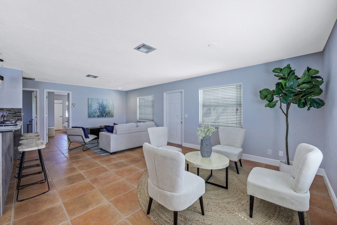 1239 Cooper Dr, Naples, FL 34103