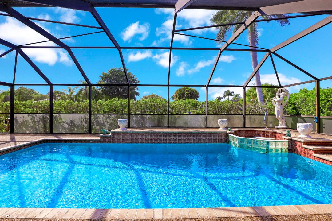 5208 SW 9th Pl, Cape Coral, FL 33914