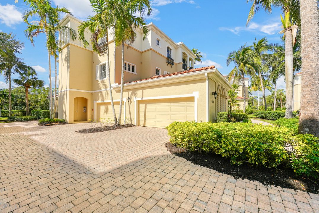 2613 Estrella Dr #18-2, Naples, FL 34109