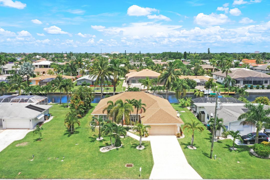 5241 Stratford Ct, Cape Coral, FL 33904