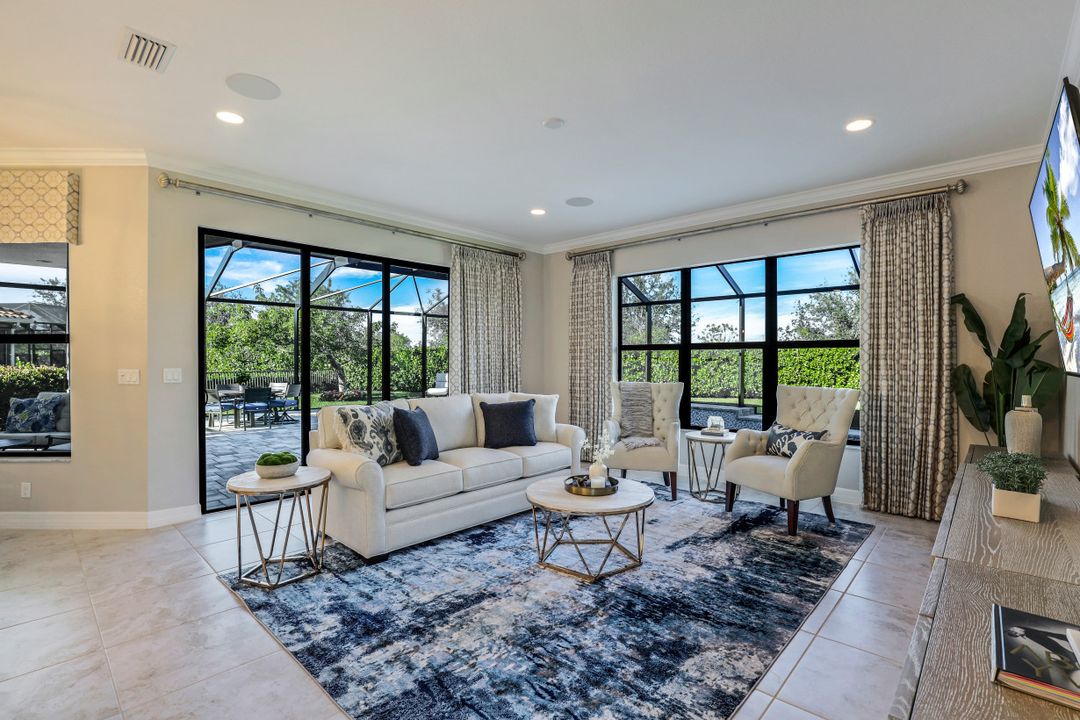 2827 Thunder Bay Circle, Naples, FL 34119