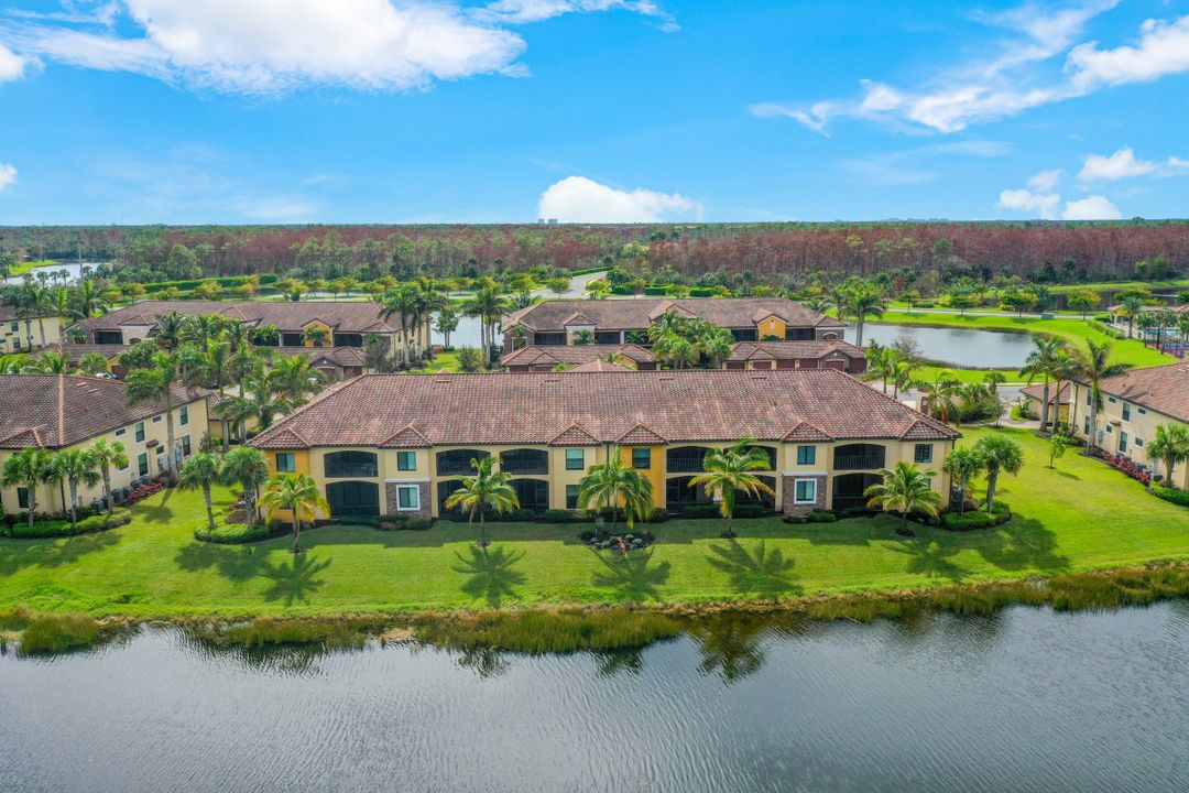 9517 Avellino Wy #2222, Naples, FL 34113