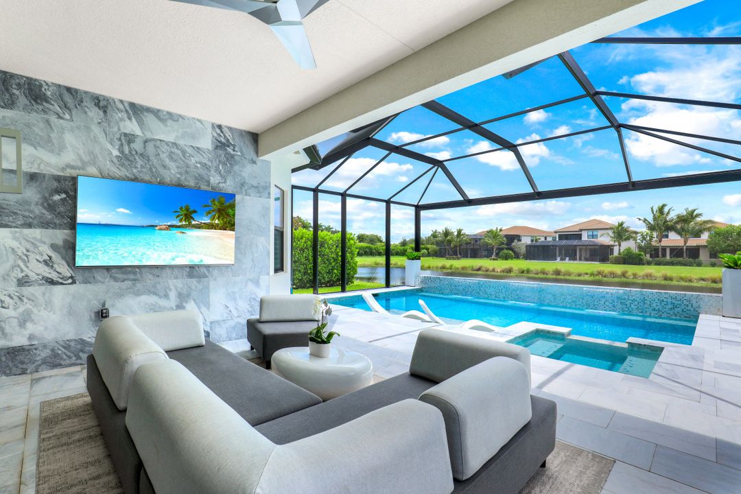 4448 Aurora St, Naples, FL 34119