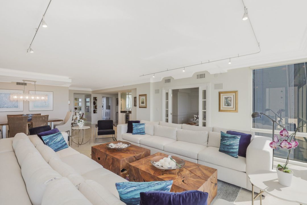 7515 Pelican Bay Blvd #11D, Naples, FL 34108