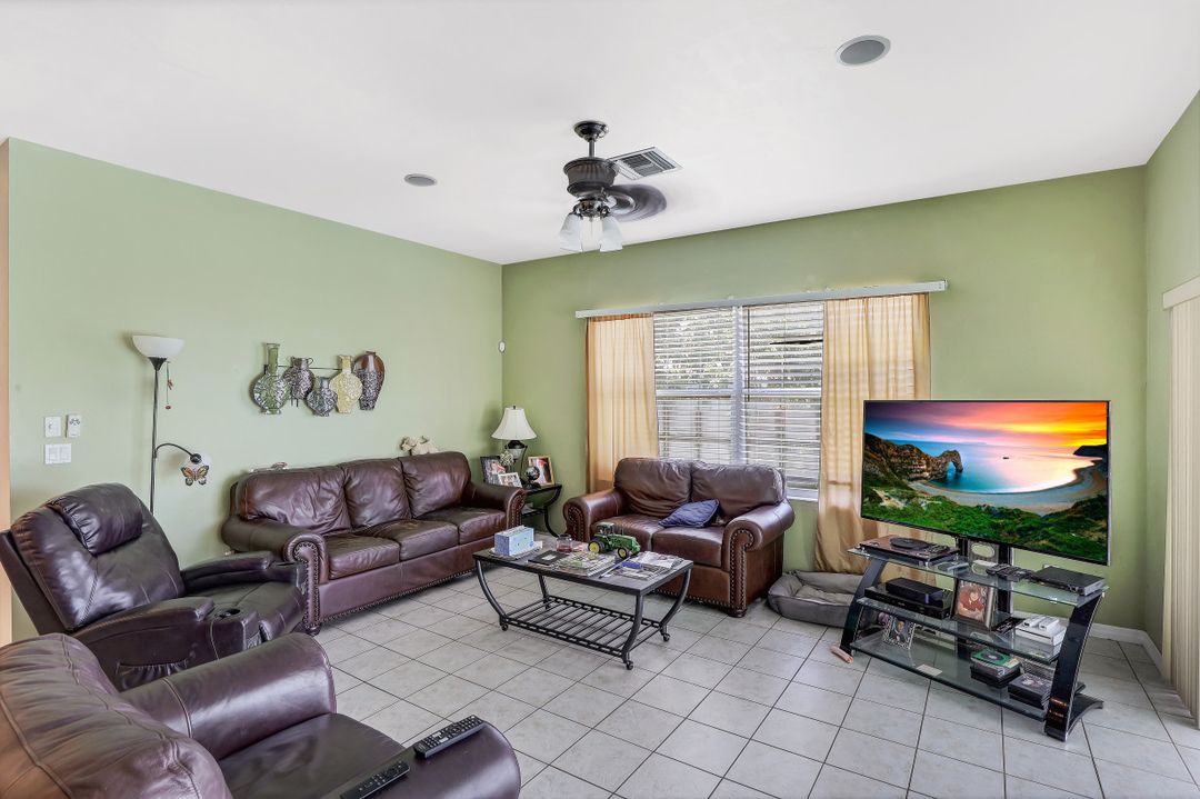 6705 Overlook Dr, Fort Myers, FL 33919