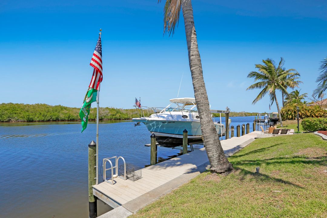 1020 NW 43rd Ave, Cape Coral, FL 33993