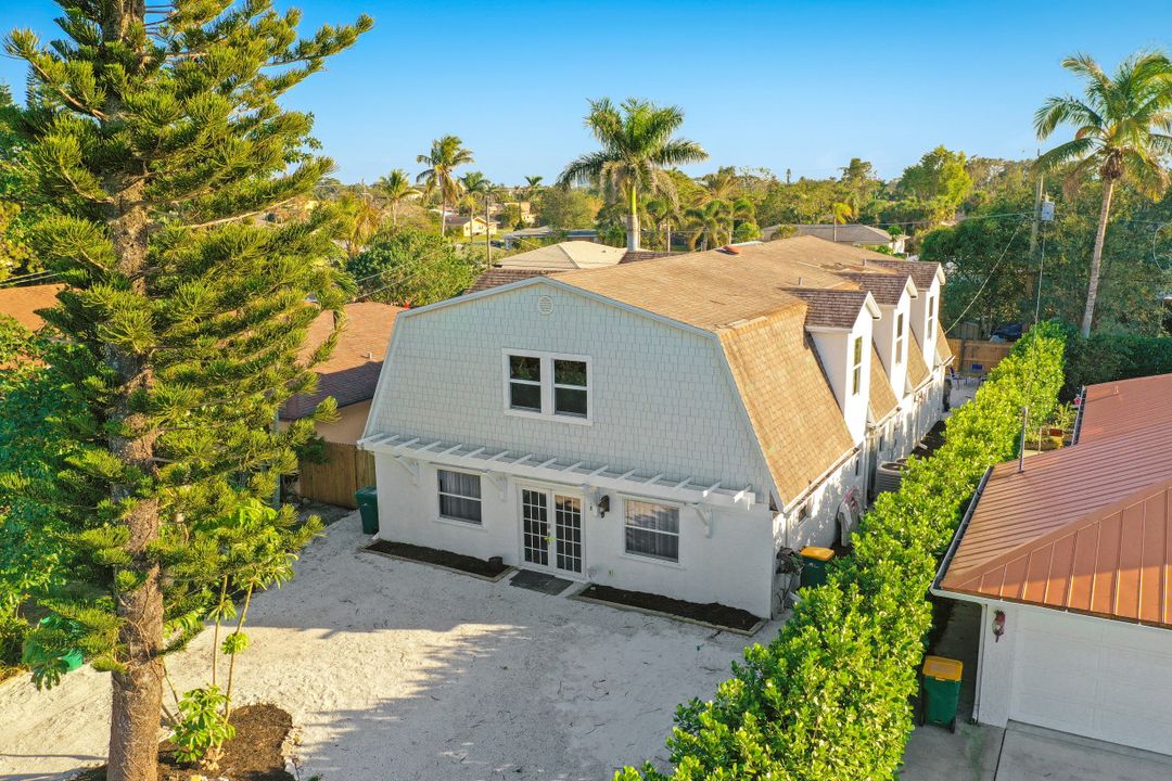 778 100th Ave N, Naples, FL 34108