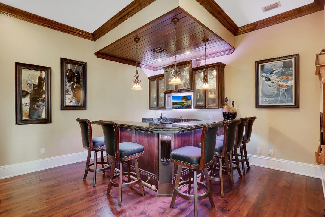 172 Seabreeze Ave, Naples, FL 34108