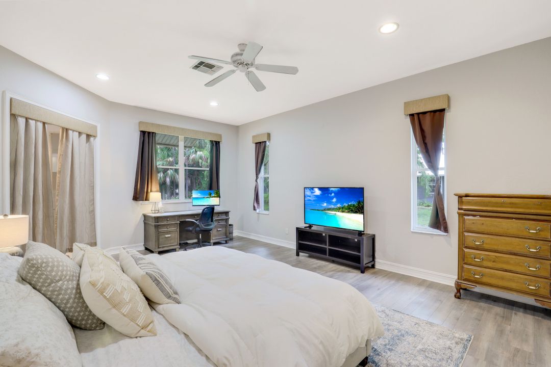 180 23rd St NW, Naples, FL 34120