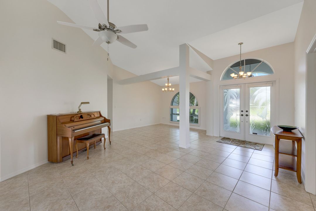 1127 SW 6th Ave, Cape Coral, FL 33991