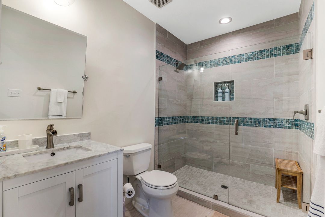 739 7th Ave N, Naples, FL 34102