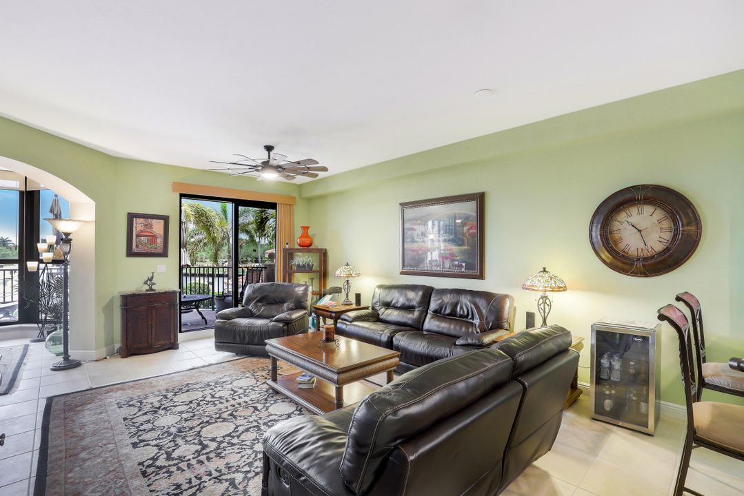 5706 Cape Harbour Dr #110, Cape Coral, FL 33914