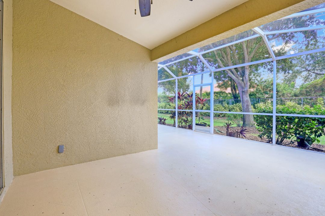 8435 Ibis Cove Cir, Naples, FL 34119