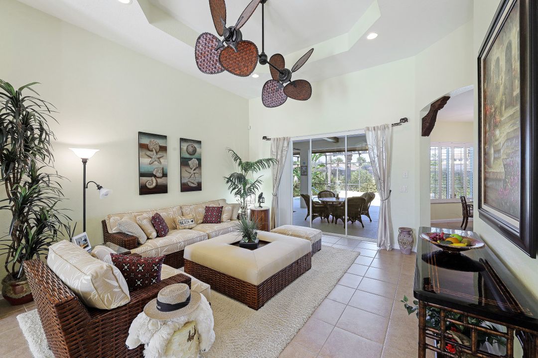 8219 Potomac Ln, Naples, FL 34104