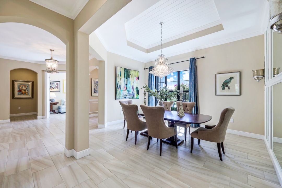 2303 Somerset Pl, Naples, FL 34120