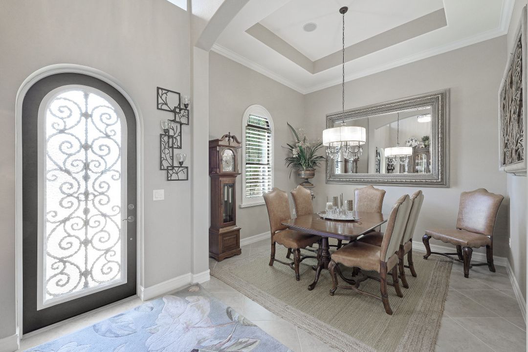 6287 Serano Way, Naples, FL 34113