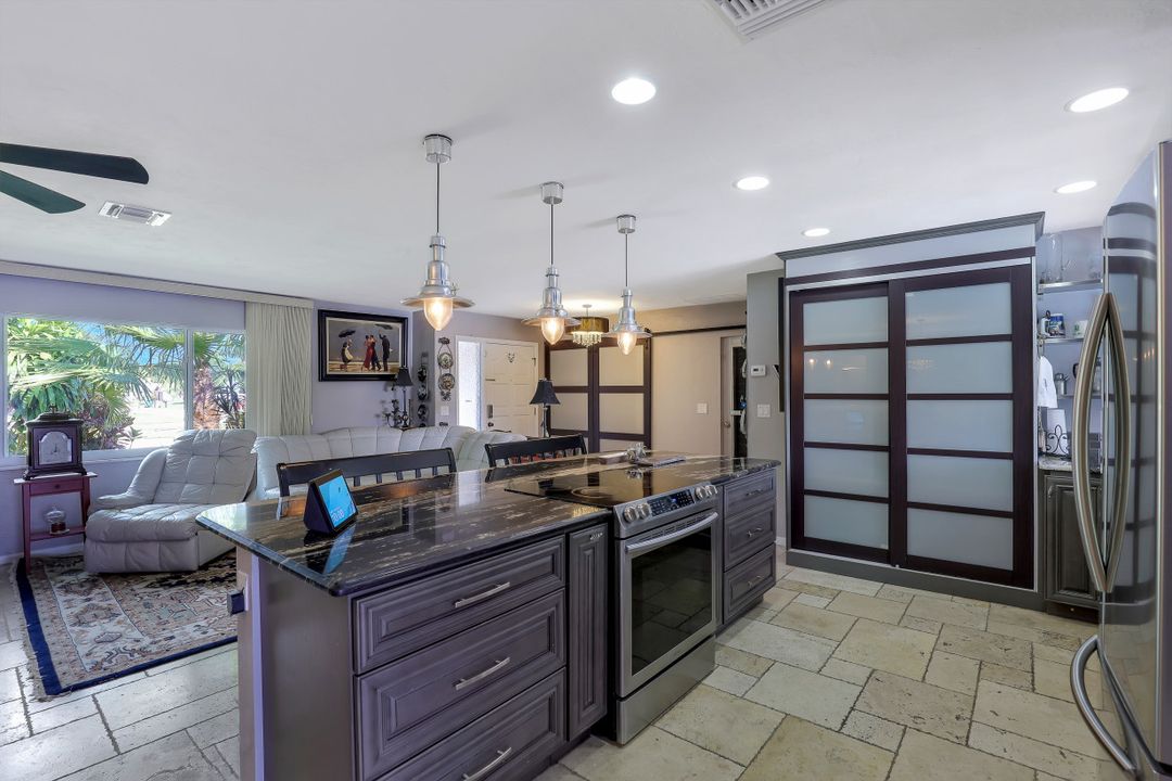 3817 SW 2nd Ave, Cape Coral, FL 33914