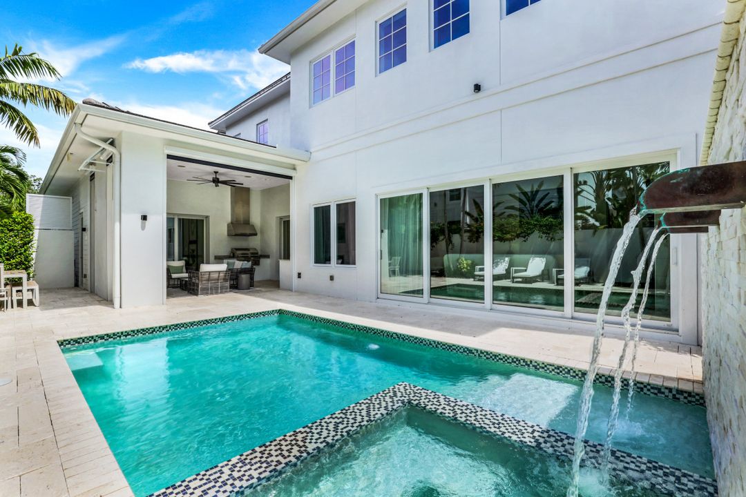 9184 Mercato Ln, Naples, FL 34108