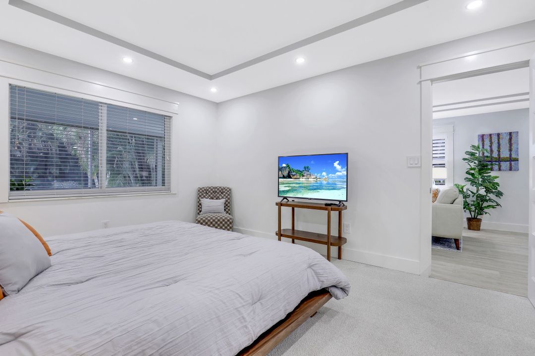 820 Ketch Dr #1, Naples, FL 34103