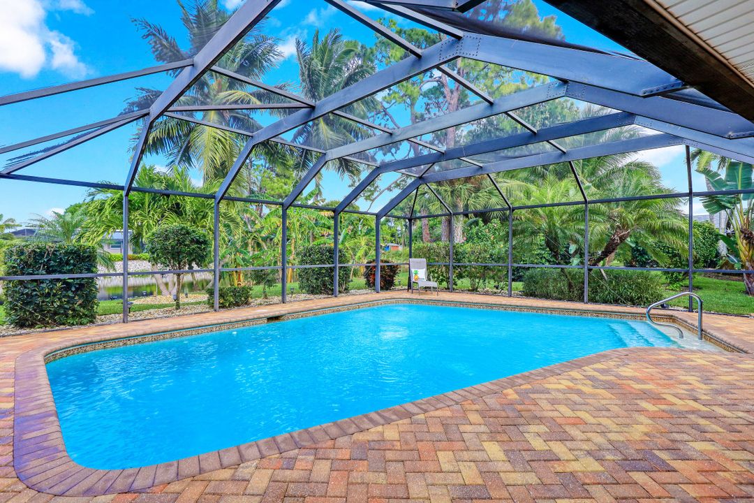 989 E Valley Dr, Bonita Springs, FL 34134