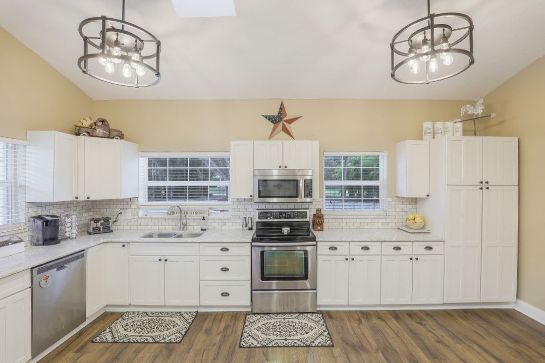 1313 Driftwood Dr, North Fort Myers, FL 33903