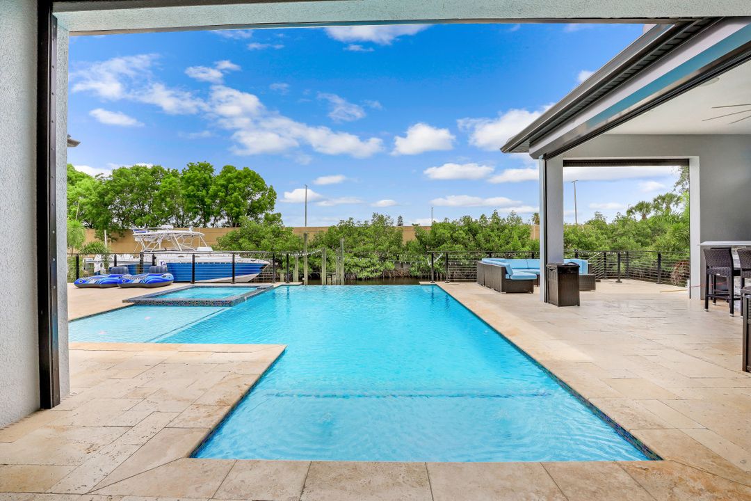 1903 Everest Pkwy, Cape Coral, FL 33904