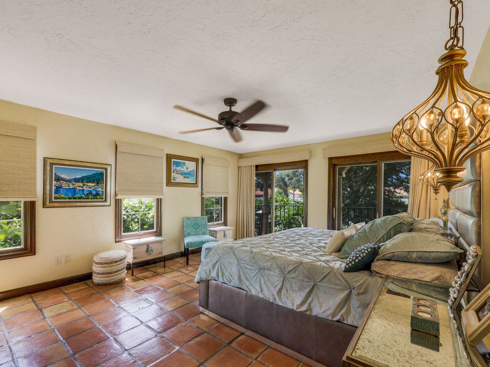 5850 Pelican Bay Blvd, Naples, FL 34108