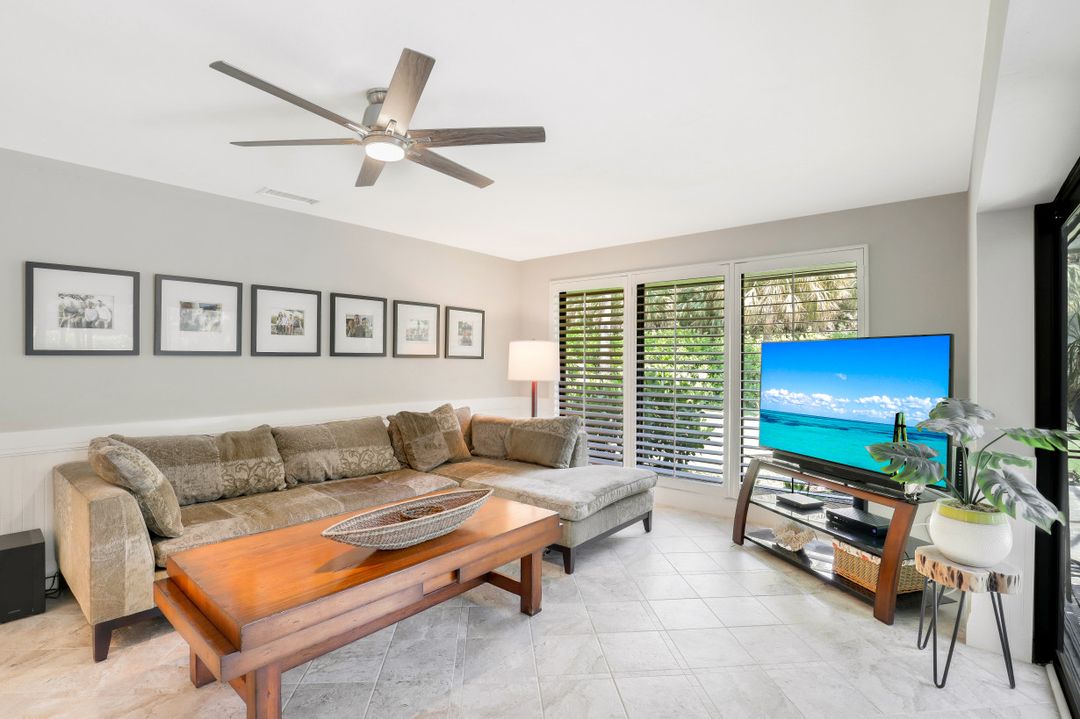 2201 Noble Ct, Naples, FL 34110