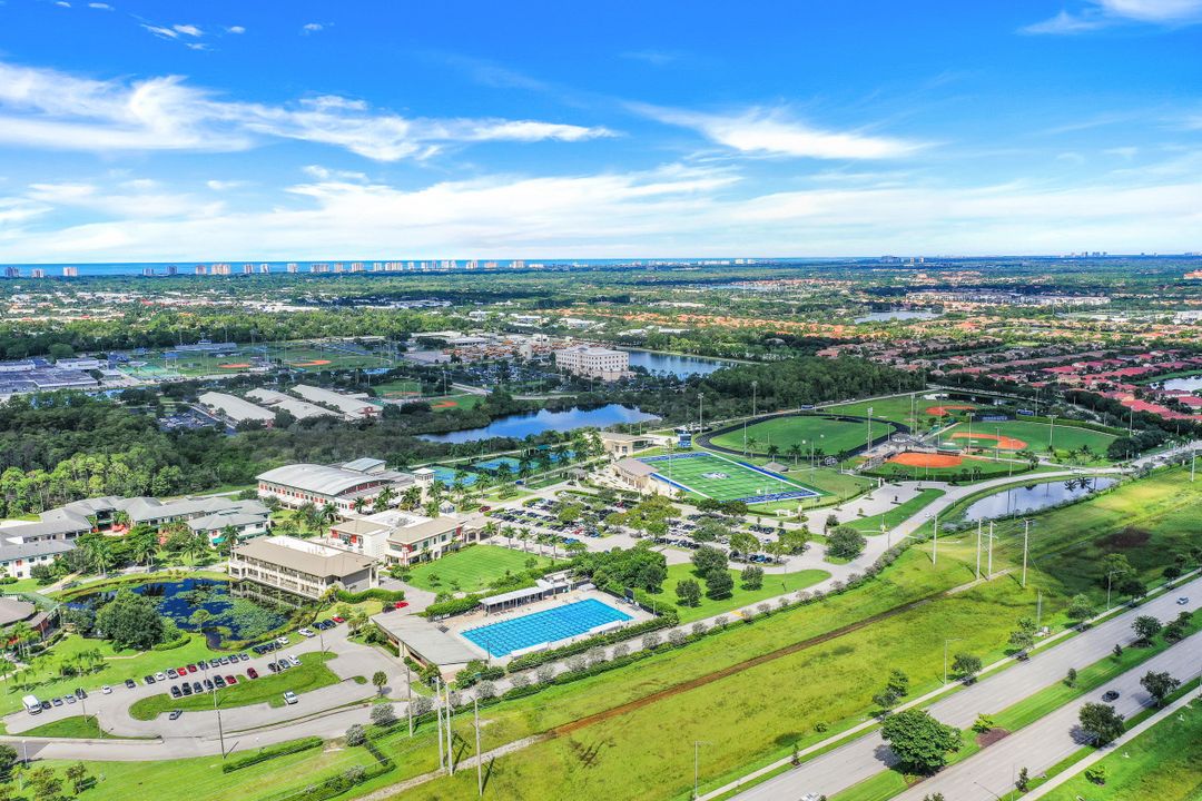 6881 Bottlebrush Ln, Naples, FL 34109