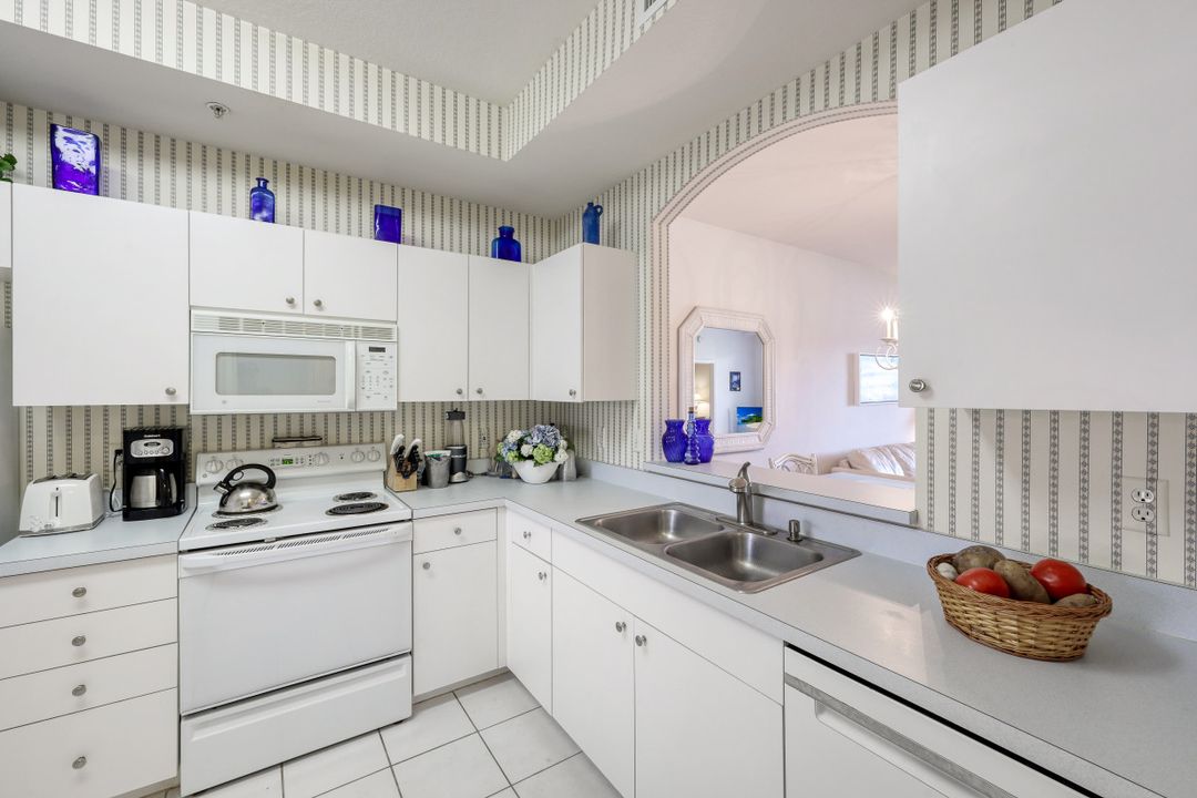 28051 Palmas Grandes Ln, Bonita Springs, FL 34135 #102