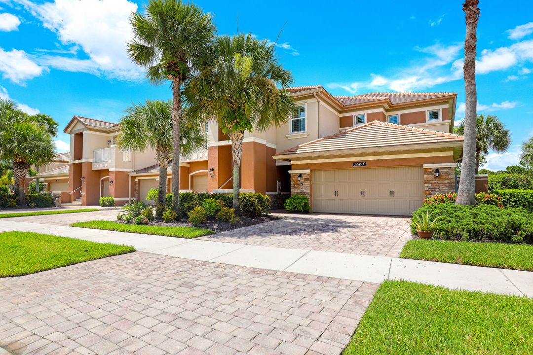 9208 Quartz Ln #4-202, Naples, FL 34120