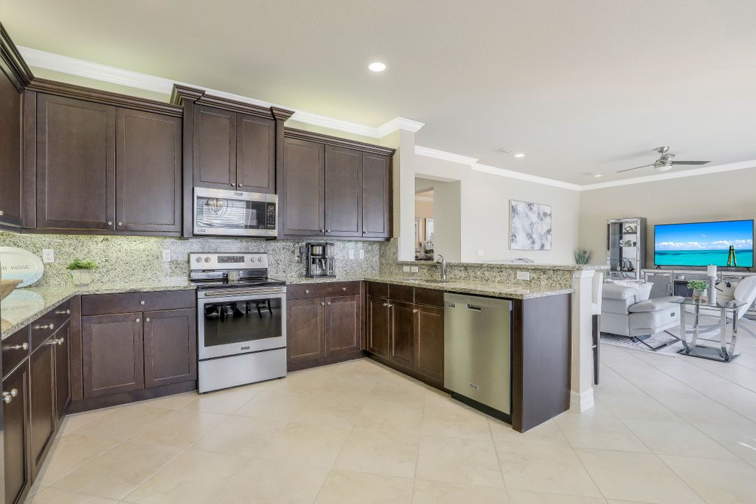 11542 Meadowrun Cir, Fort Myers, FL 33913