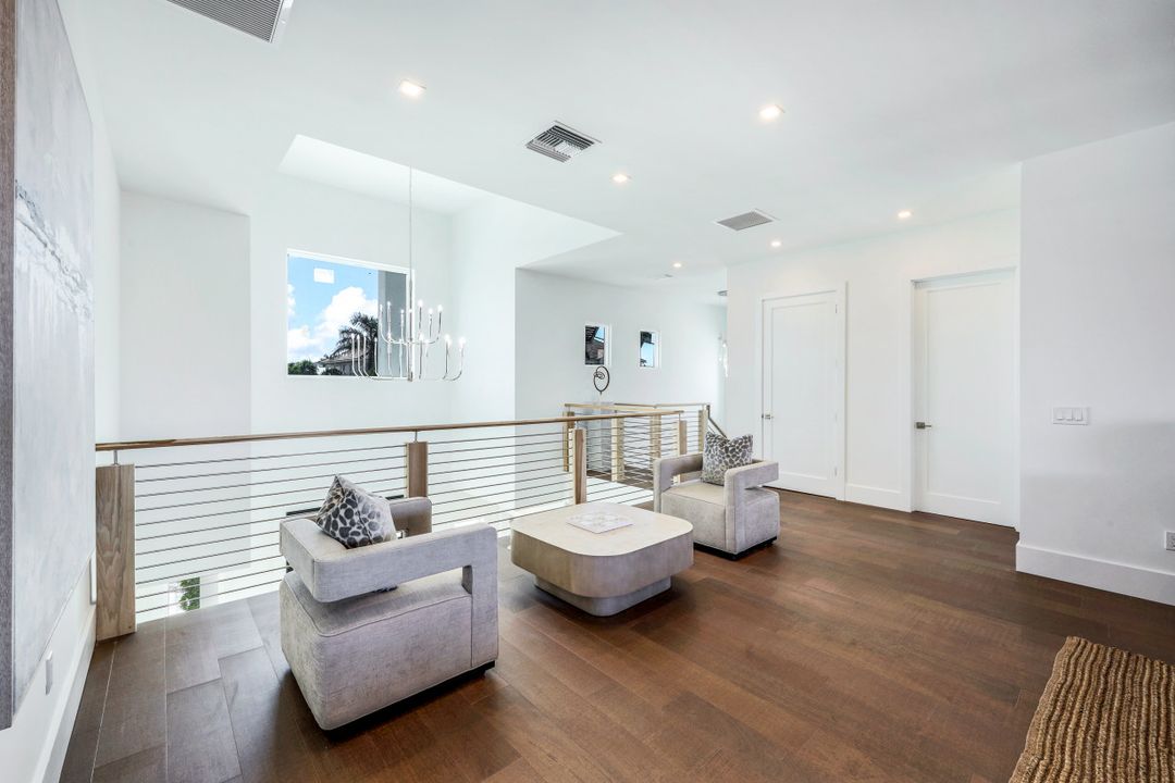 469 Germain Ave, Naples, FL 34108